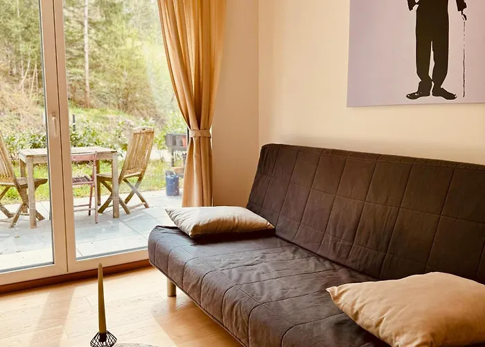 Hausi\'S Home